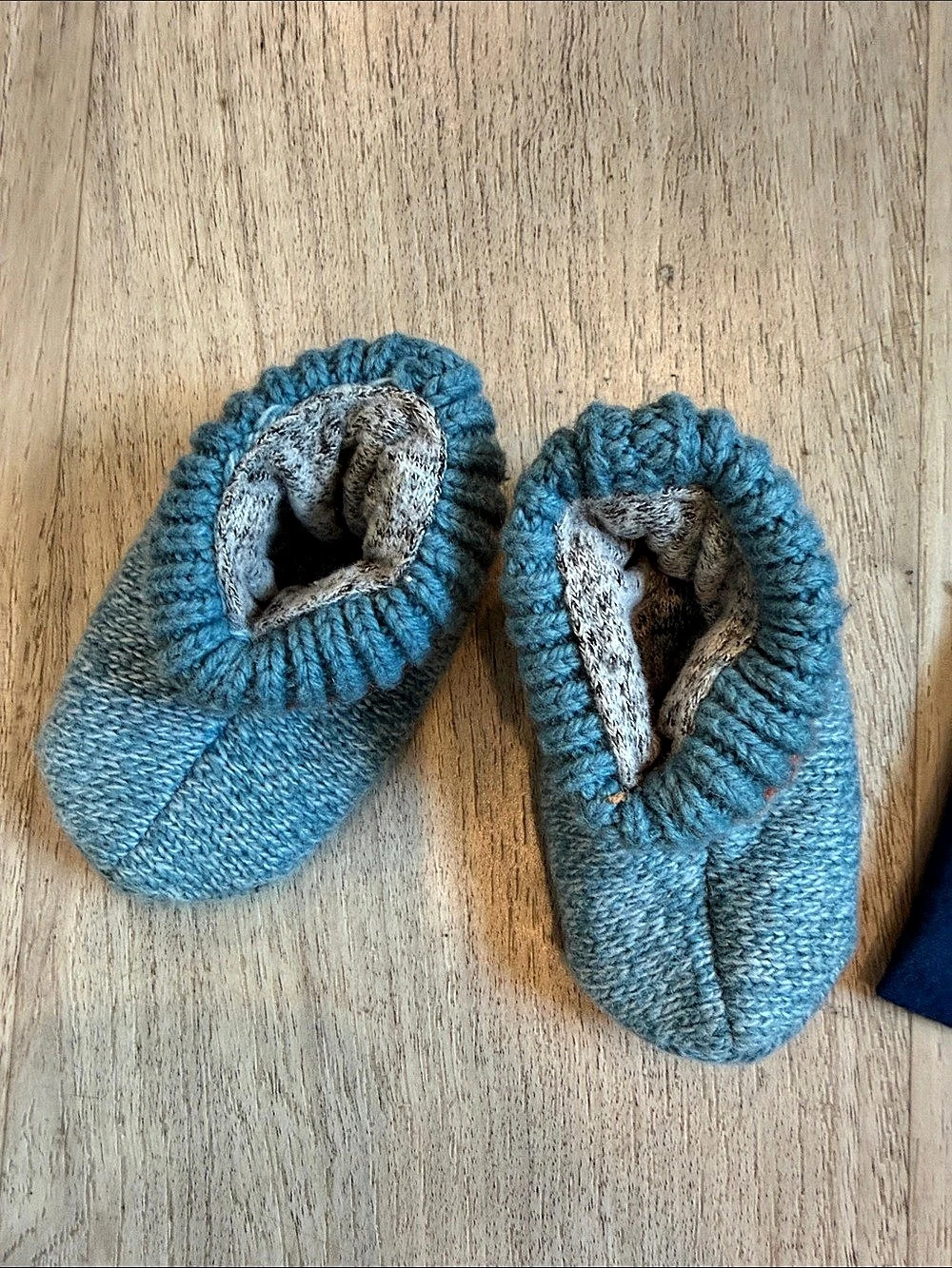 Bombas Toddler Knit Gripper 15Slippers in Blue & Orange